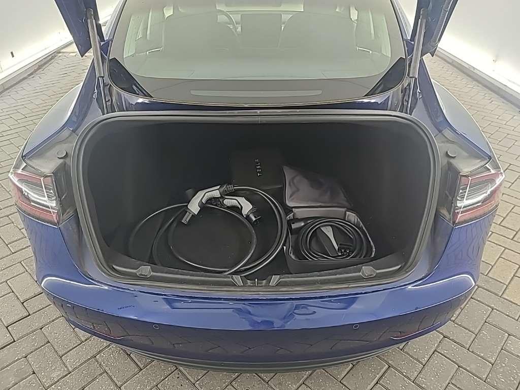 Tesla Model 3 Standard Range Plus RWD 4D 225kW photo