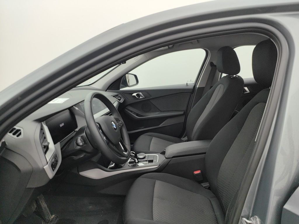 BMW 1 HATCH DIESEL - 2019 118 dA 150hp (EU6AP) 5d photo