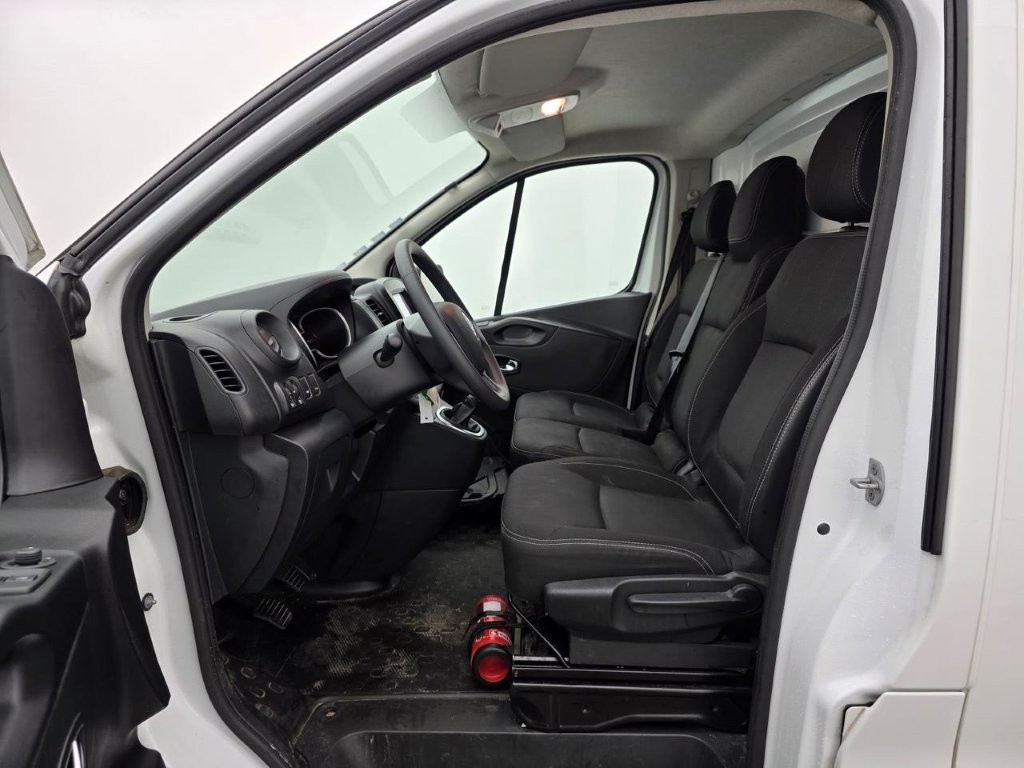 Renault Trafic L2H1 dCi 120 Grand Confort 2.9T 4d photo