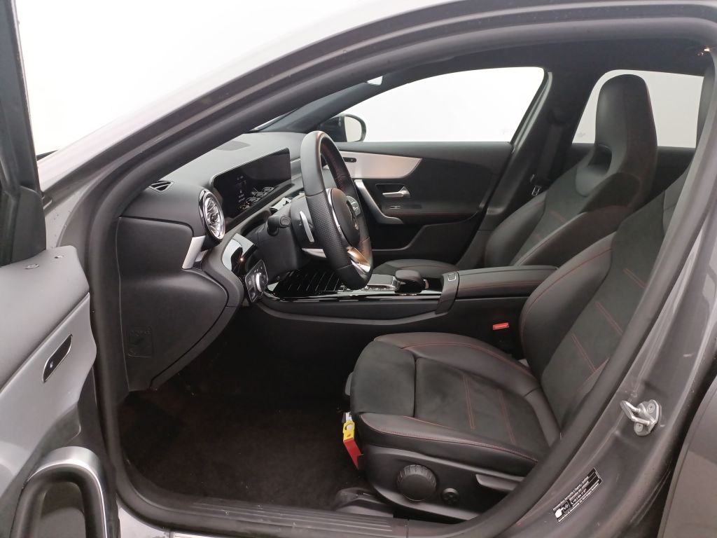 MERCEDES CLASSE A DIESEL (W177) A 200 d 150 Business Solution (EU6AP) 5d photo