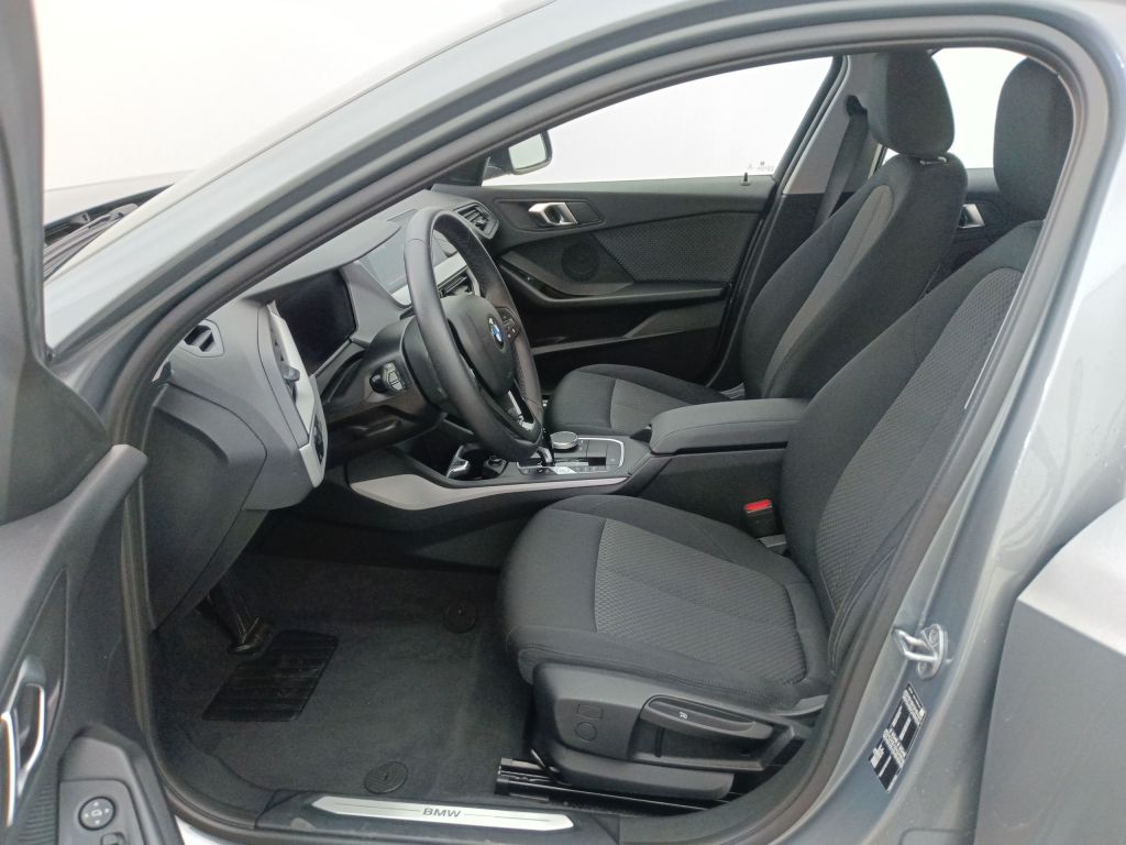 BMW 1 HATCH DIESEL - 2019 118 dA 150hp (EU6AP) 5d photo