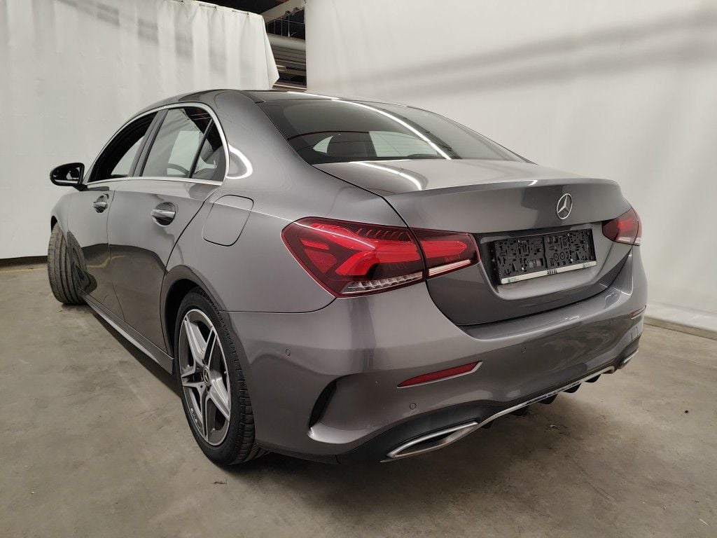 Mercedes-Benz A-Klasse Limousine A 180 d DCT Launch Edition 4d photo