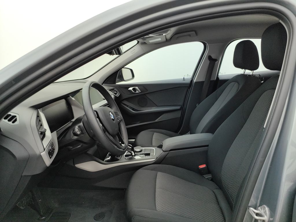 BMW 1 HATCH DIESEL - 2019 118 dA 150hp (EU6AP) 5d photo