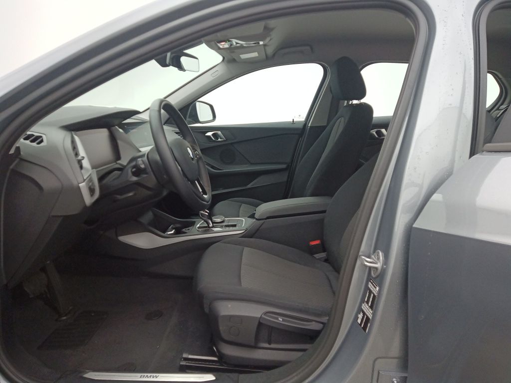 BMW 1 HATCH DIESEL - 2019 118 dA 150hp (EU6AP) 5d photo