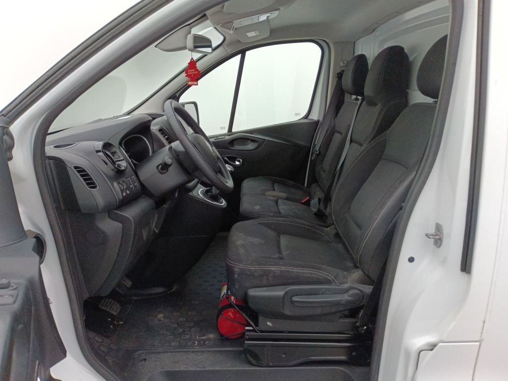 RENAULT TRAFIC 29 FOURGON SWB DSL - 2019 2.0 dCi 120 29 L1H1 Grand Confort 5d photo