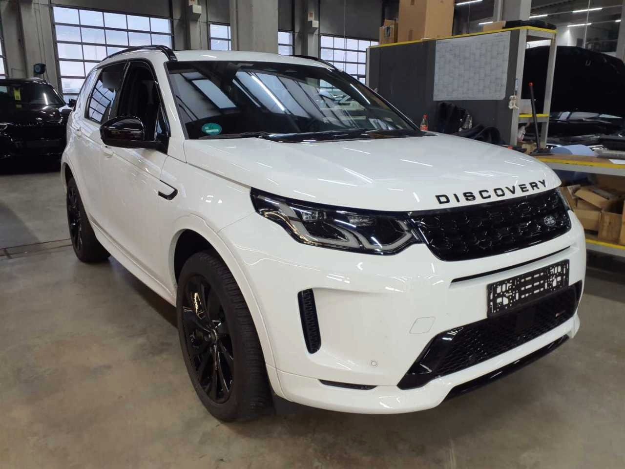 Land Rover Discovery Sport R-Dynamic SE photo
