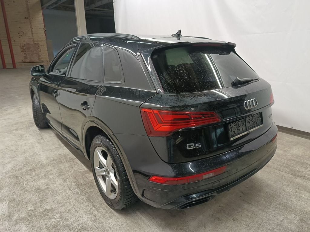 Audi Q5 Business Edition S line 30 TDI S tronic 5d photo