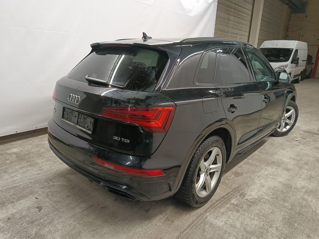 Audi Q5 Business Edition S line 30 TDI S tronic 5d photo