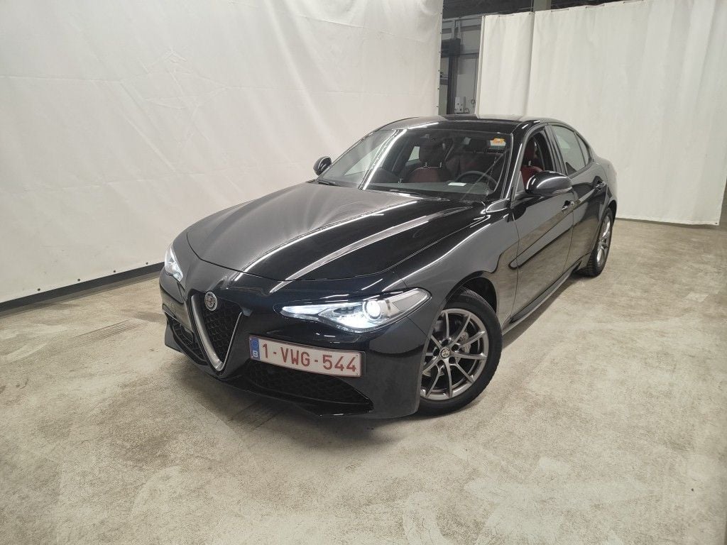 Alfa Romeo Giulia 2.2 D 190 Super AUTO 4d photo