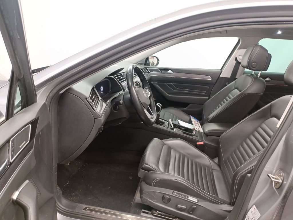 Volkswagen Passat Variant 1.5 TSI OPF Elegance Business 5d photo