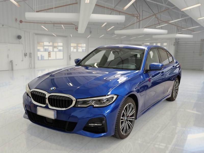 BMW 54 BMW SERIE 3 / 2018 / 4P / BERLINA 330E MSPORT AUT.