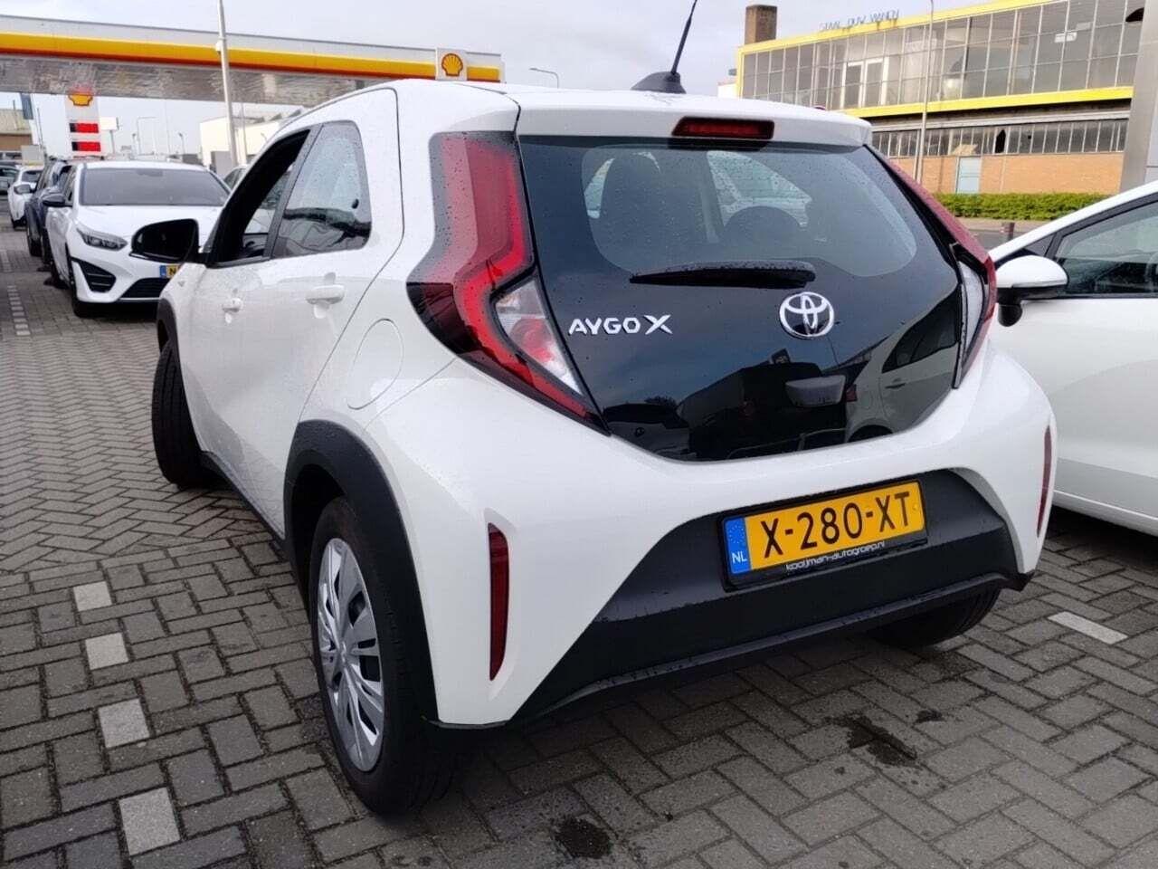 TOYOTA Aygo X 1.0 VVT-i MT Play photo