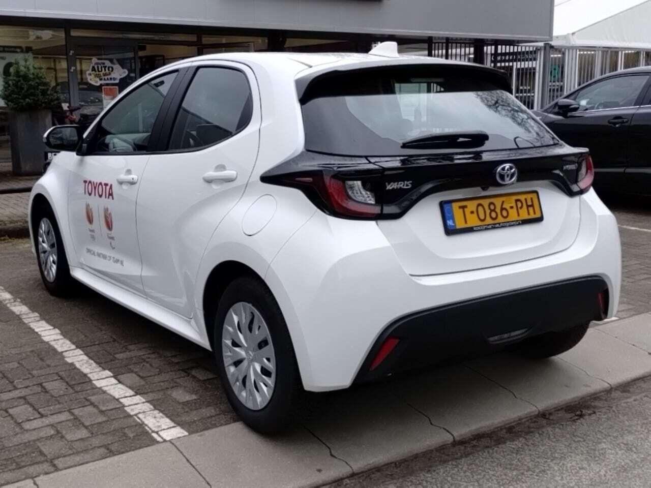TOYOTA YARIS 1.5 Hybrid Active photo
