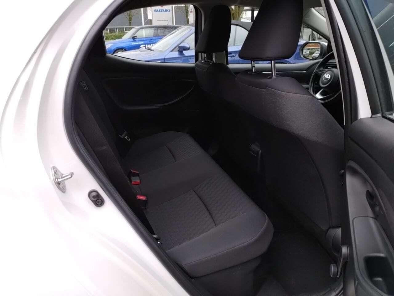TOYOTA YARIS 1.5 Hybrid Active photo