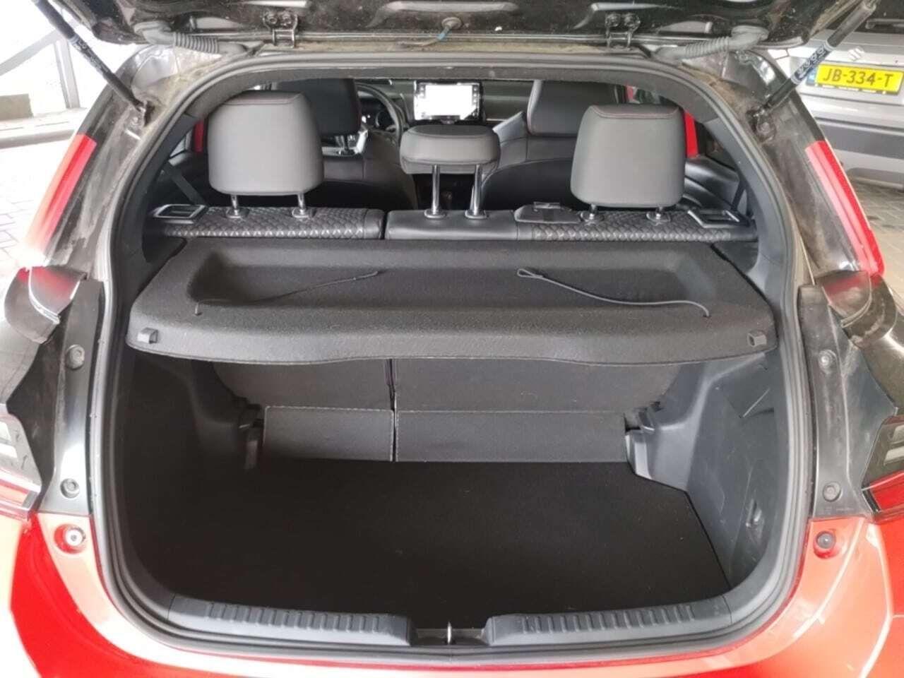 TOYOTA YARIS 1.5 Hybrid Launch Edition photo