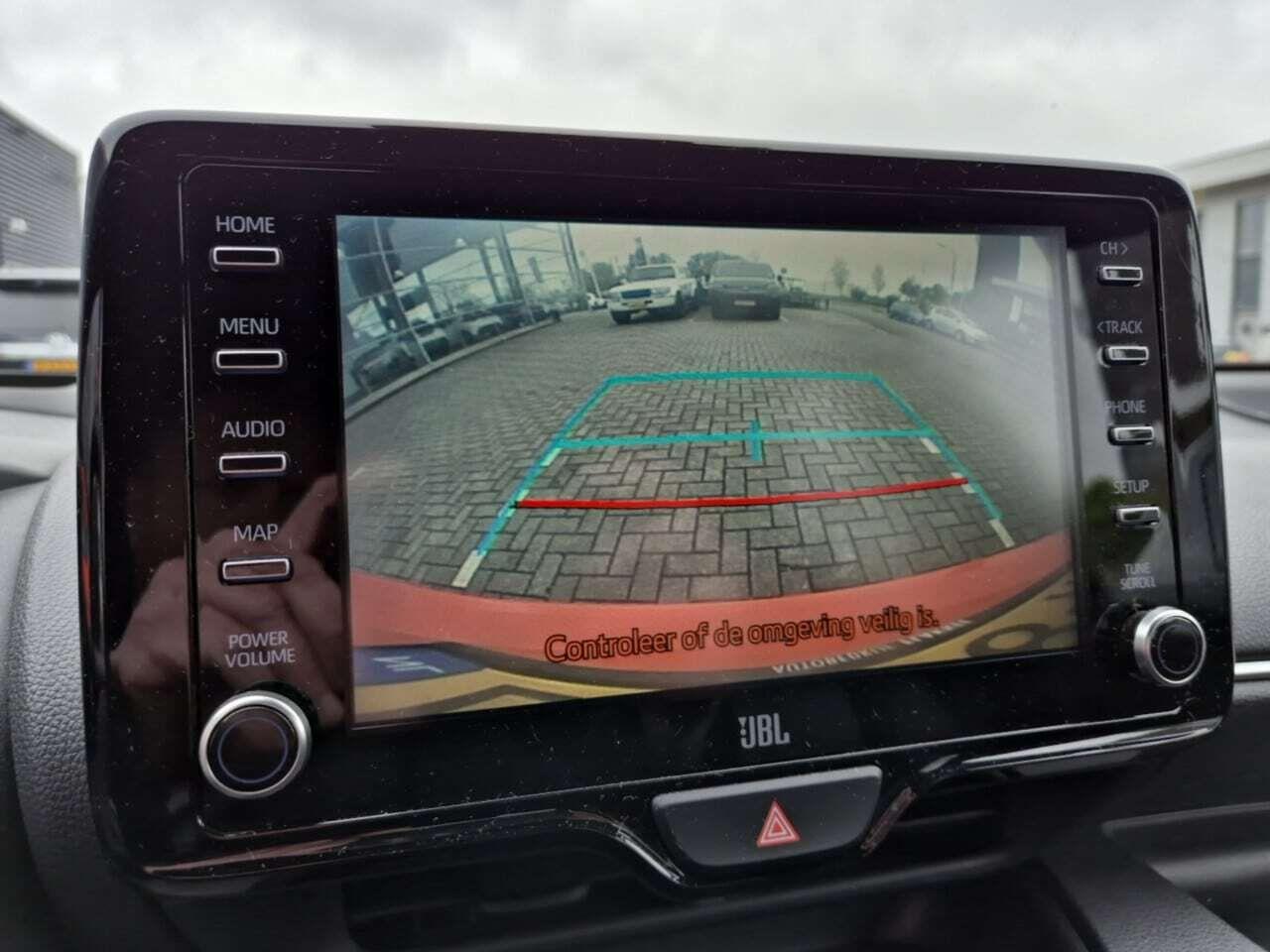 TOYOTA YARIS 1.5 Hybrid Launch Edition photo