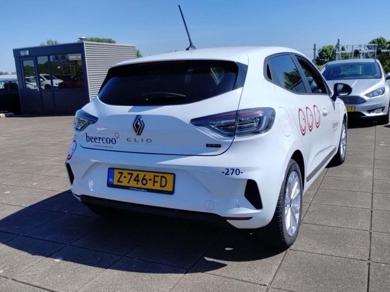 RENAULT CLIO 1.6 E-Tech Full Hybrid 145 evolution photo