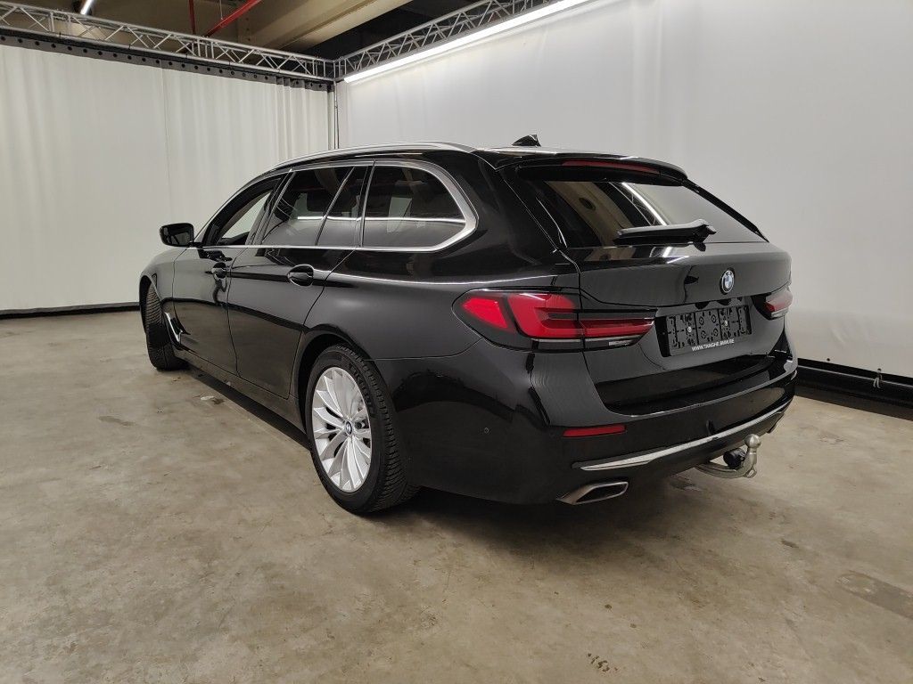 BMW 5 Reeks Touring 518d Aut. (100 kW) 5d photo