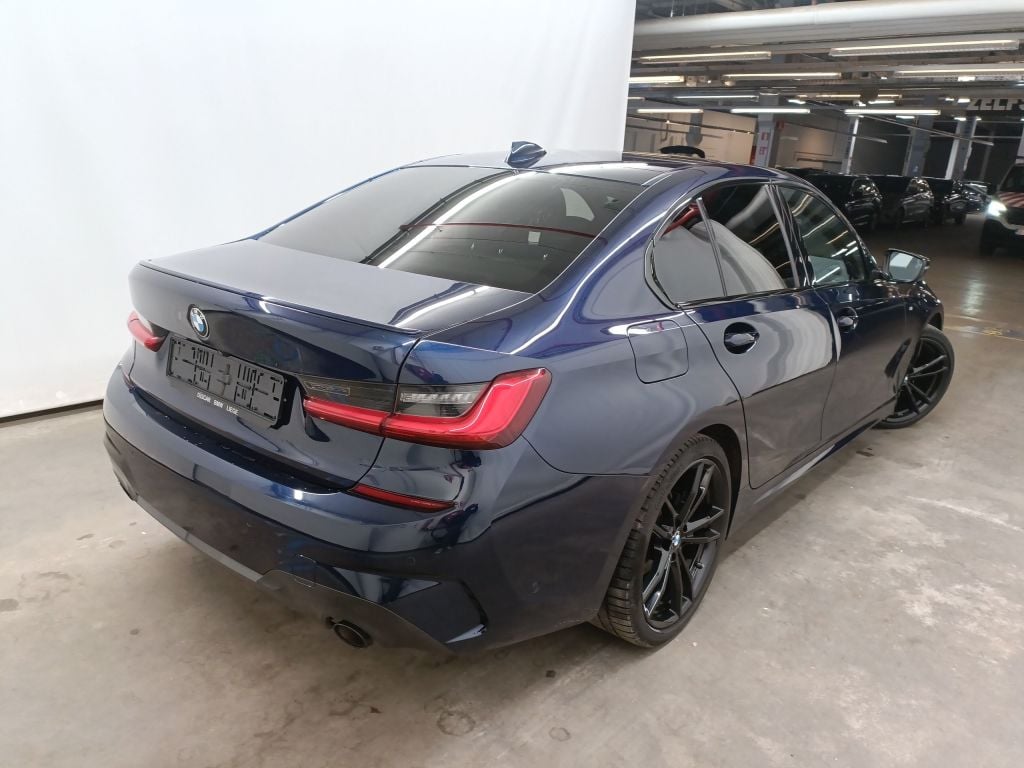BMW 3 Reeks Berline 318dA (100 kW) 4d photo