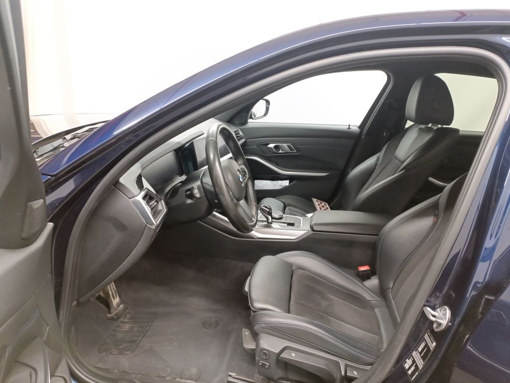 BMW 3 Reeks Berline 318dA (100 kW) 4d photo