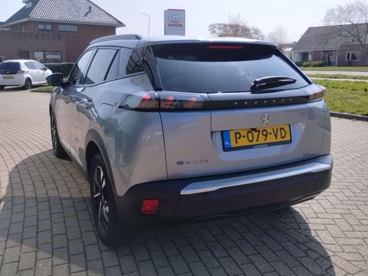 PEUGEOT e-2008 EV Allure Pack 50 kWh photo