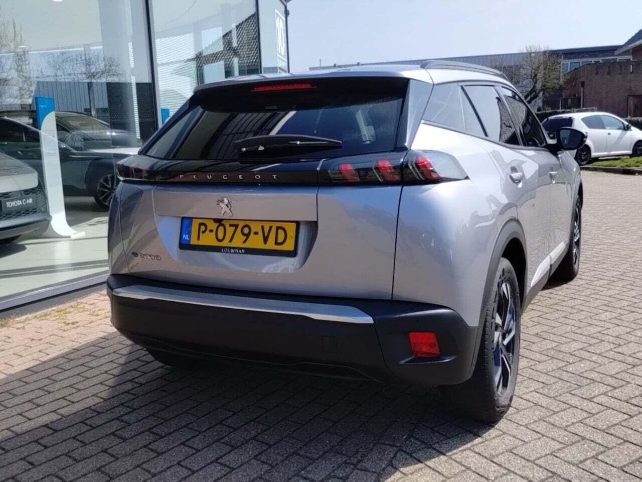 PEUGEOT e-2008 EV Allure Pack 50 kWh photo