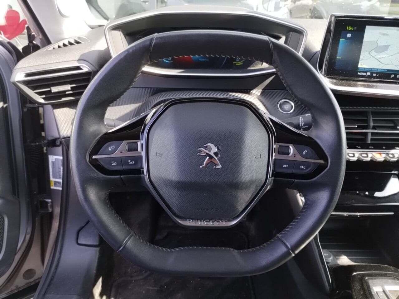 PEUGEOT e-2008 EV Allure Pack 50 kWh photo