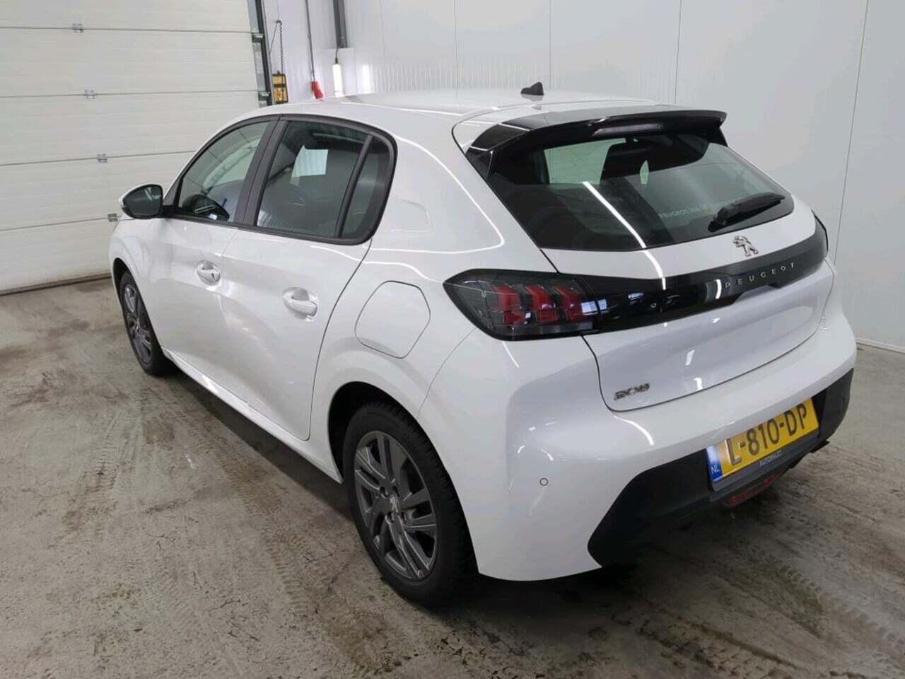 PEUGEOT 208 1.2 PT Active Pack photo