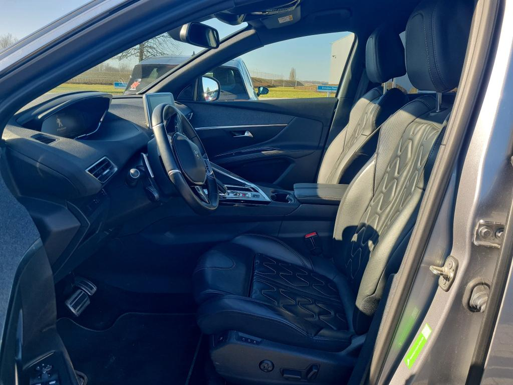 PEUGEOT 5008 1.5 BLUEHDI 130 AUTO GT LINE Binnenbekleding Leder Nappa photo