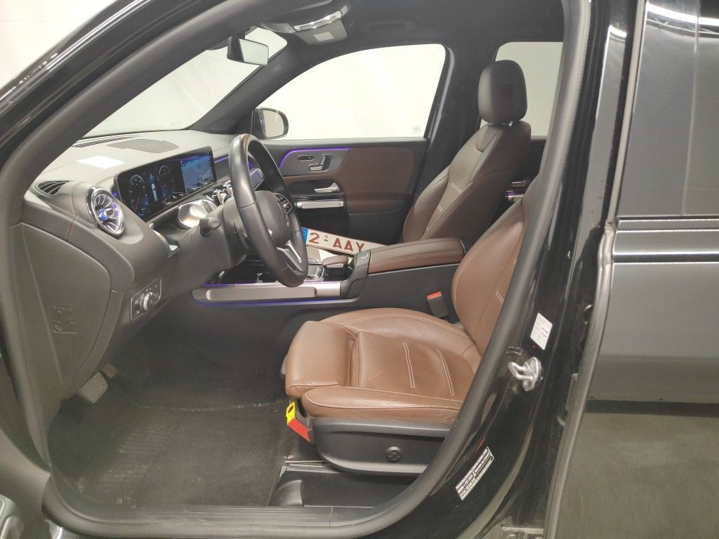 Mercedes-Benz GLB GLB 200 d 5d photo