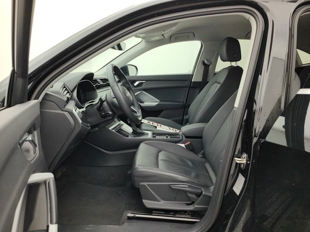 Audi Q3 Sportback 45 TFSI e S tronic 5d photo