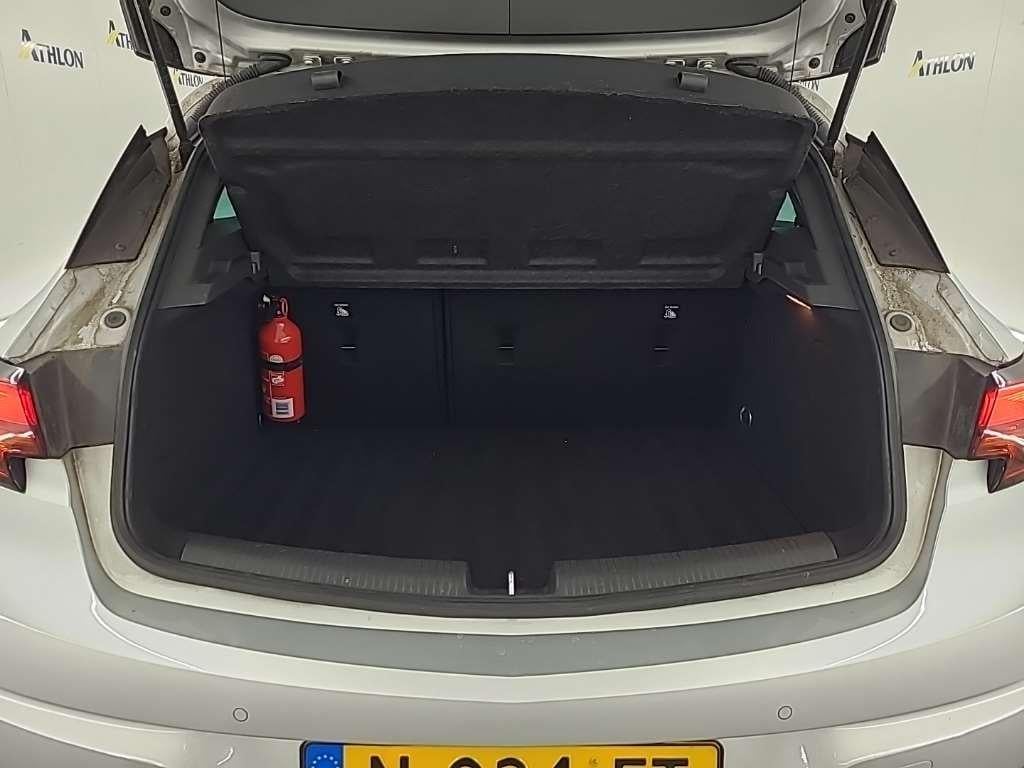 OPEL ASTRA 1.2 turbo 81kW Design & Tech 5D photo