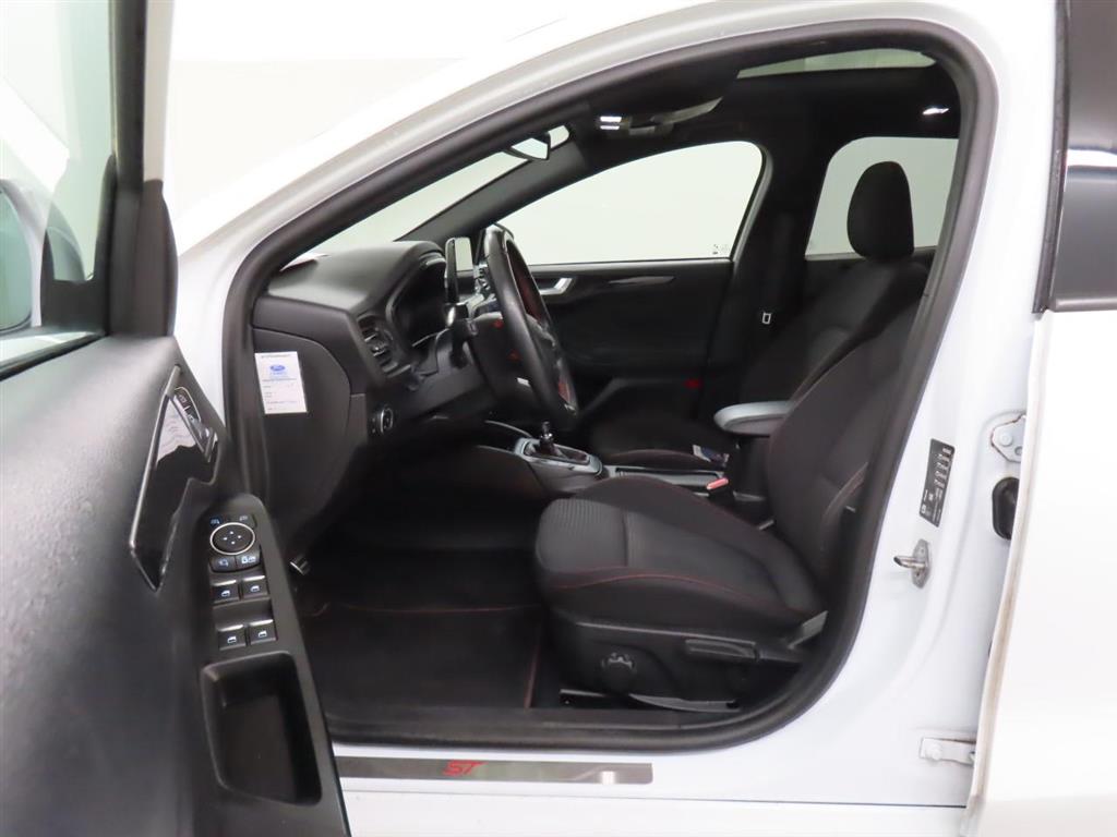 FORD Focus wagon 1.5 EcoBl. ST L.XBns photo