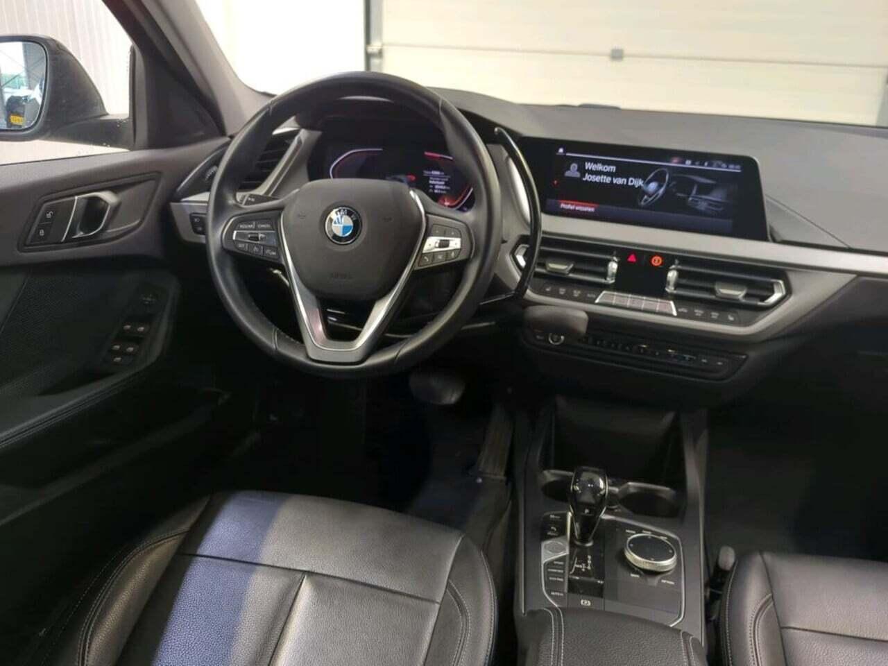 BMW 1-serie 118i High Exec. Ed. photo