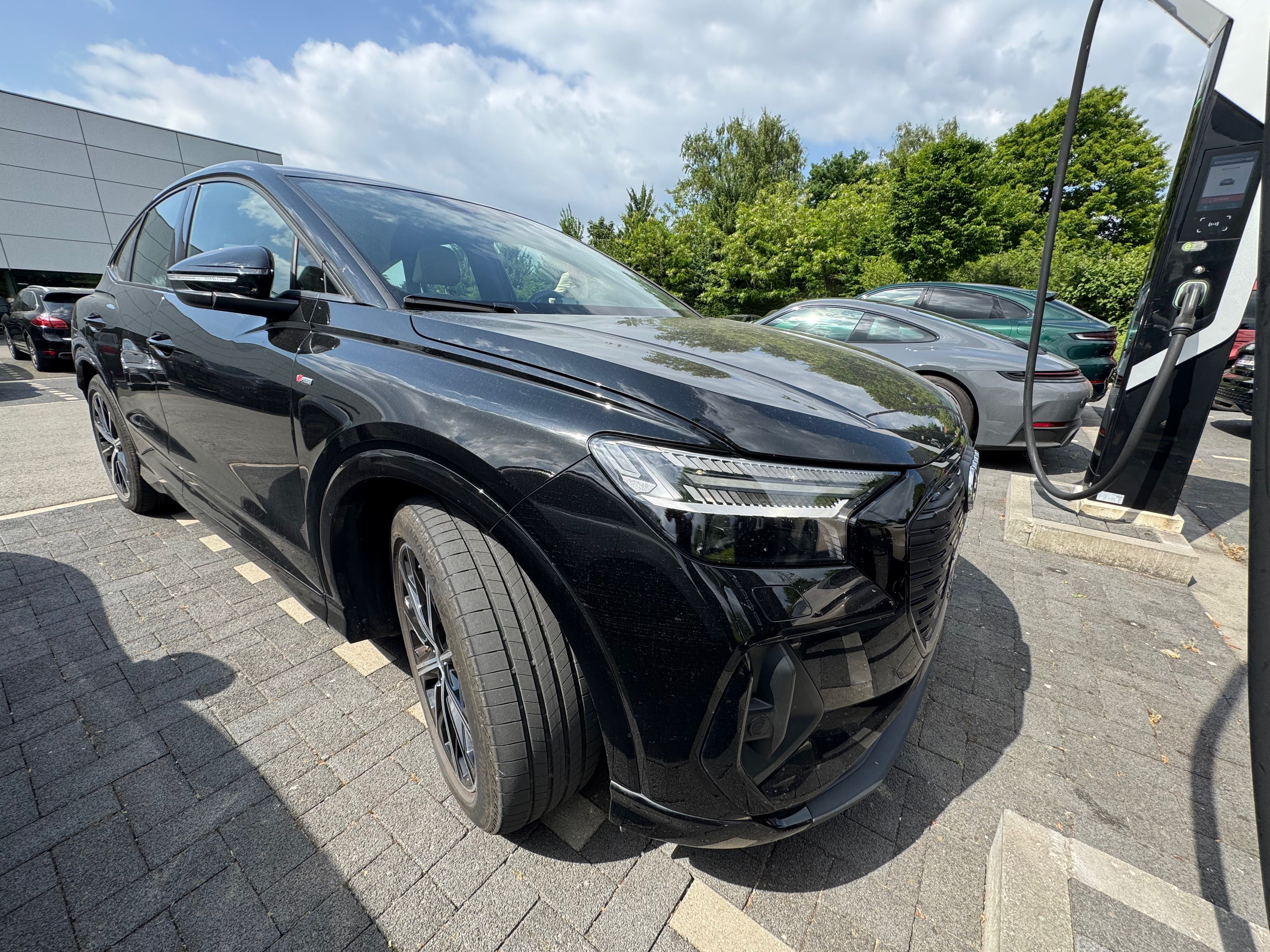 AUDI Q4 Sportback e-tron Audi Q4 Sportback e-tron S line 50 e-tron quattro 220,00 kW