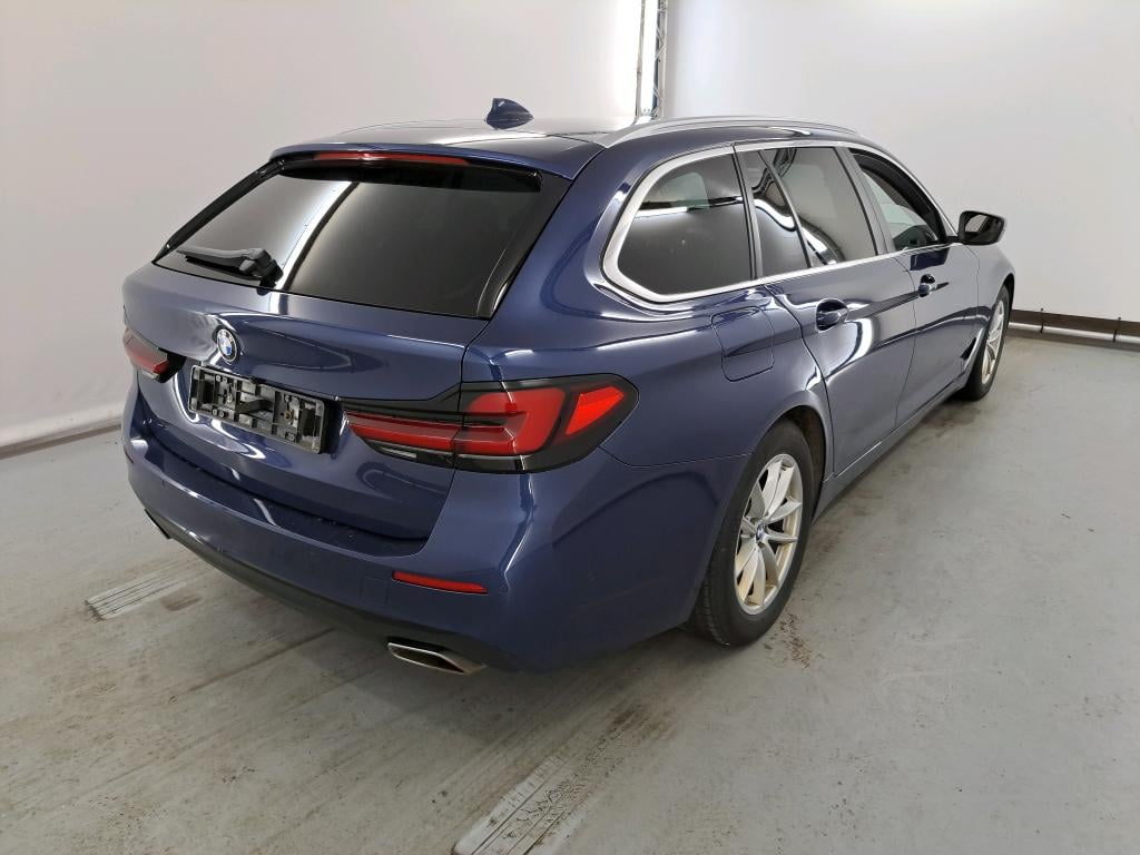 BMW 5 SERIES TOURING 2.0 520D 120KW TOURING AUTO Business Parking & Driving Assistant photo