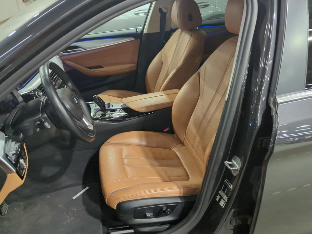 BMW 5 SERIES TOURING 2.0 520D 120KW TOURING AUTO Parking Assistant Driving Assistant Business photo