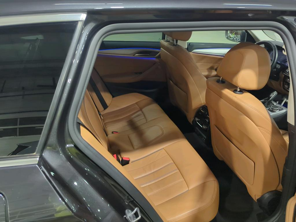 BMW 5 SERIES TOURING 2.0 520D 120KW TOURING AUTO Parking Assistant Driving Assistant Business photo