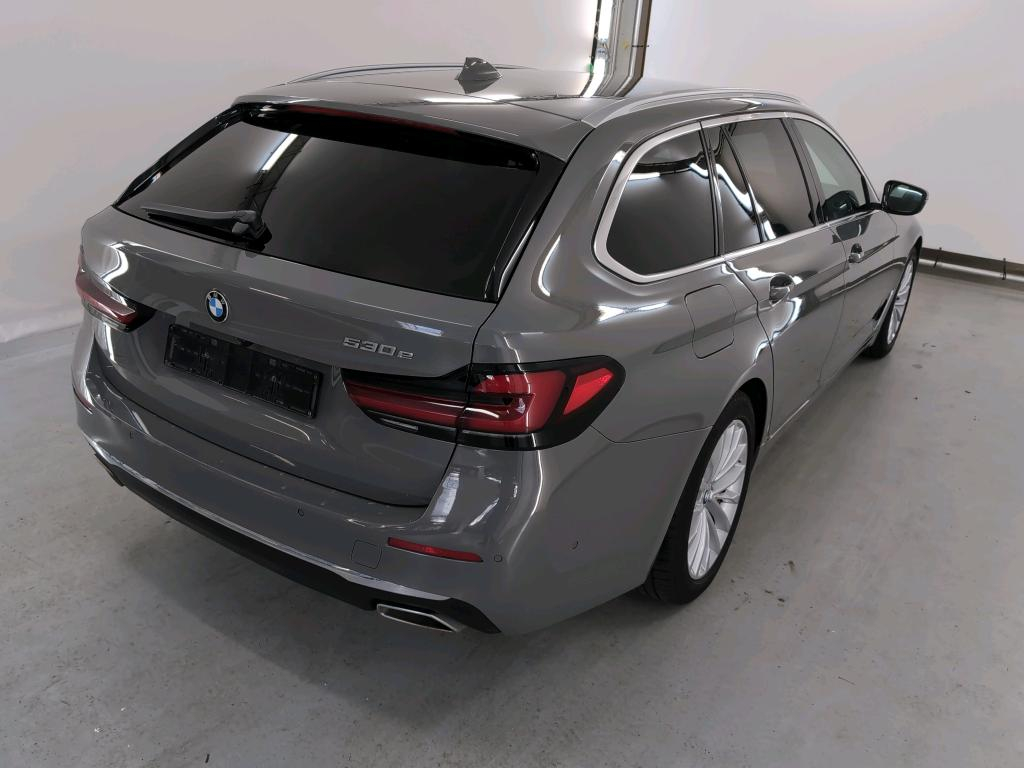 BMW 5 SERIES TOURING 2.0 530E TOURING AUTO Driving Assistant Safety photo