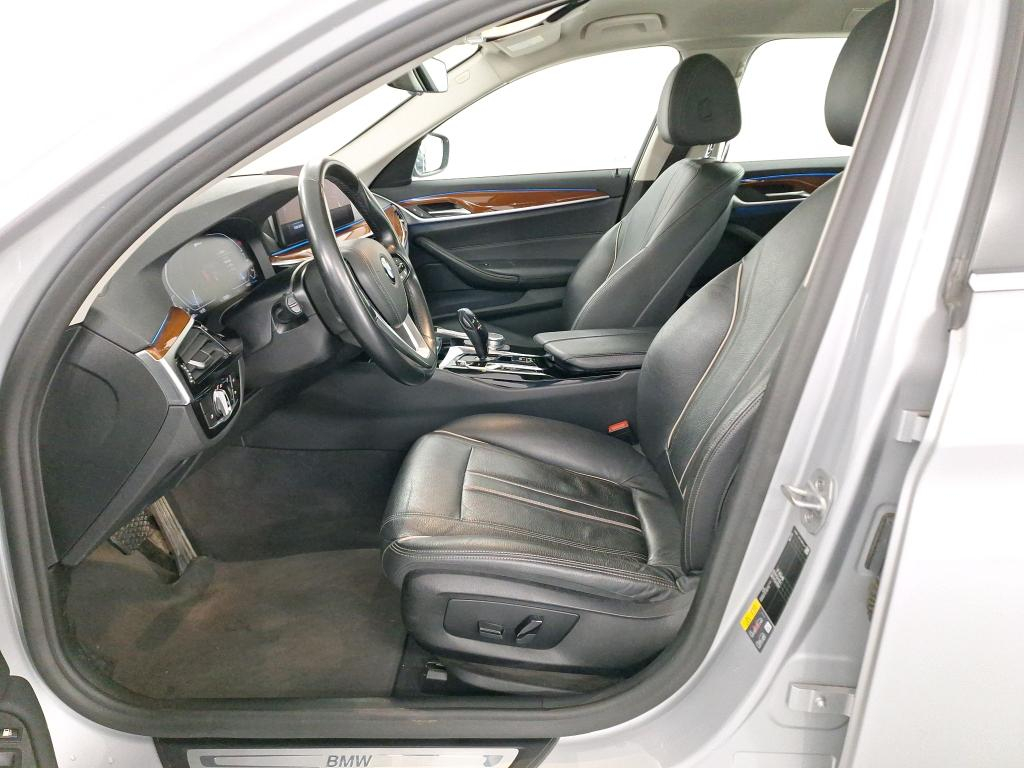 BMW 5 SERIES TOURING 2.0 530E TOURING AUTO Parking Assistant Business photo