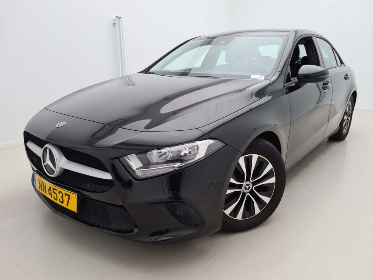 MERCEDES-BENZ A-KLASSE SEDAN 180D BUSINESS SOLUTION DCT