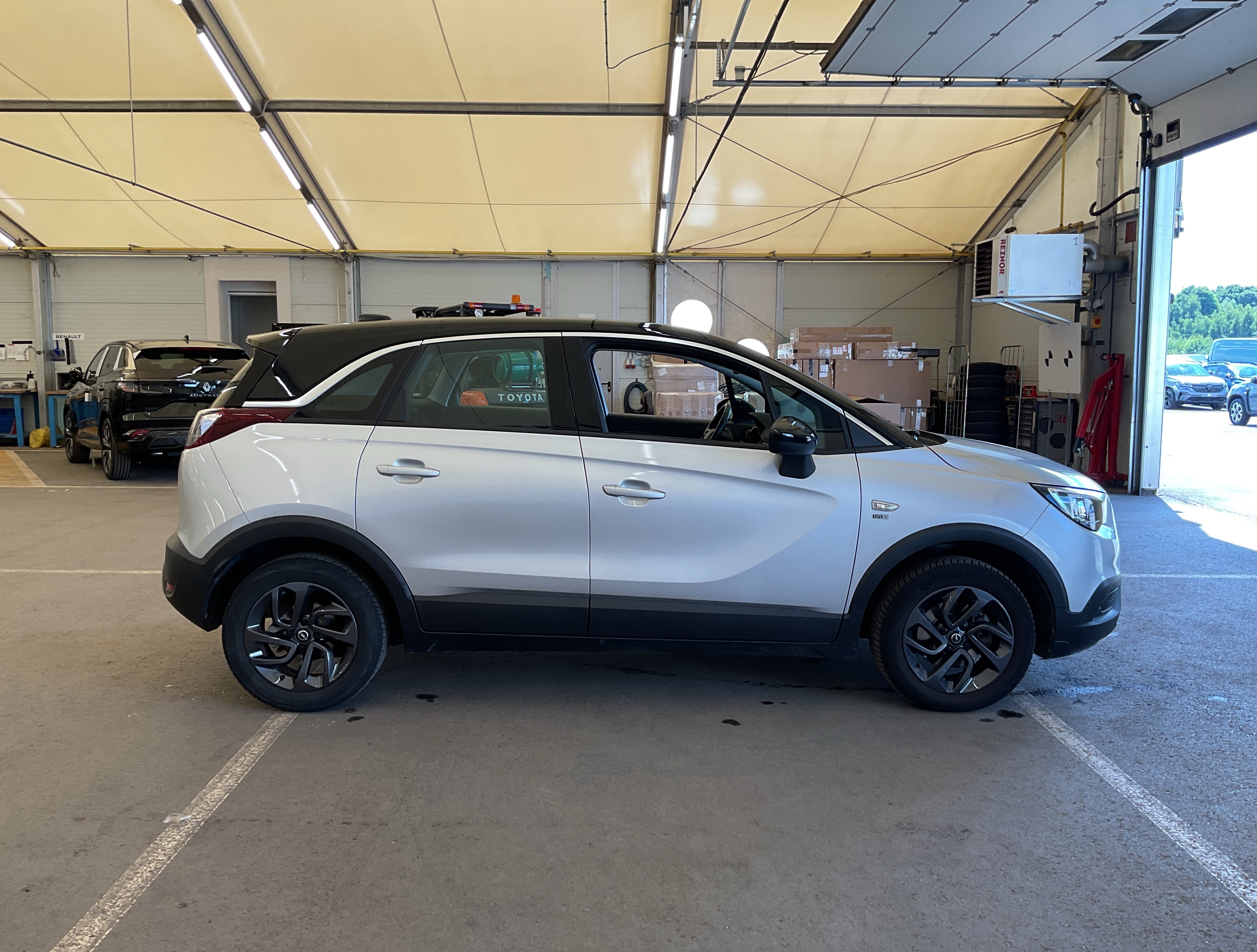 OPEL Crossland X Crossland X 1.2 Turbo ECOTEC 120 Y Edit. S/S (EU6.3) photo