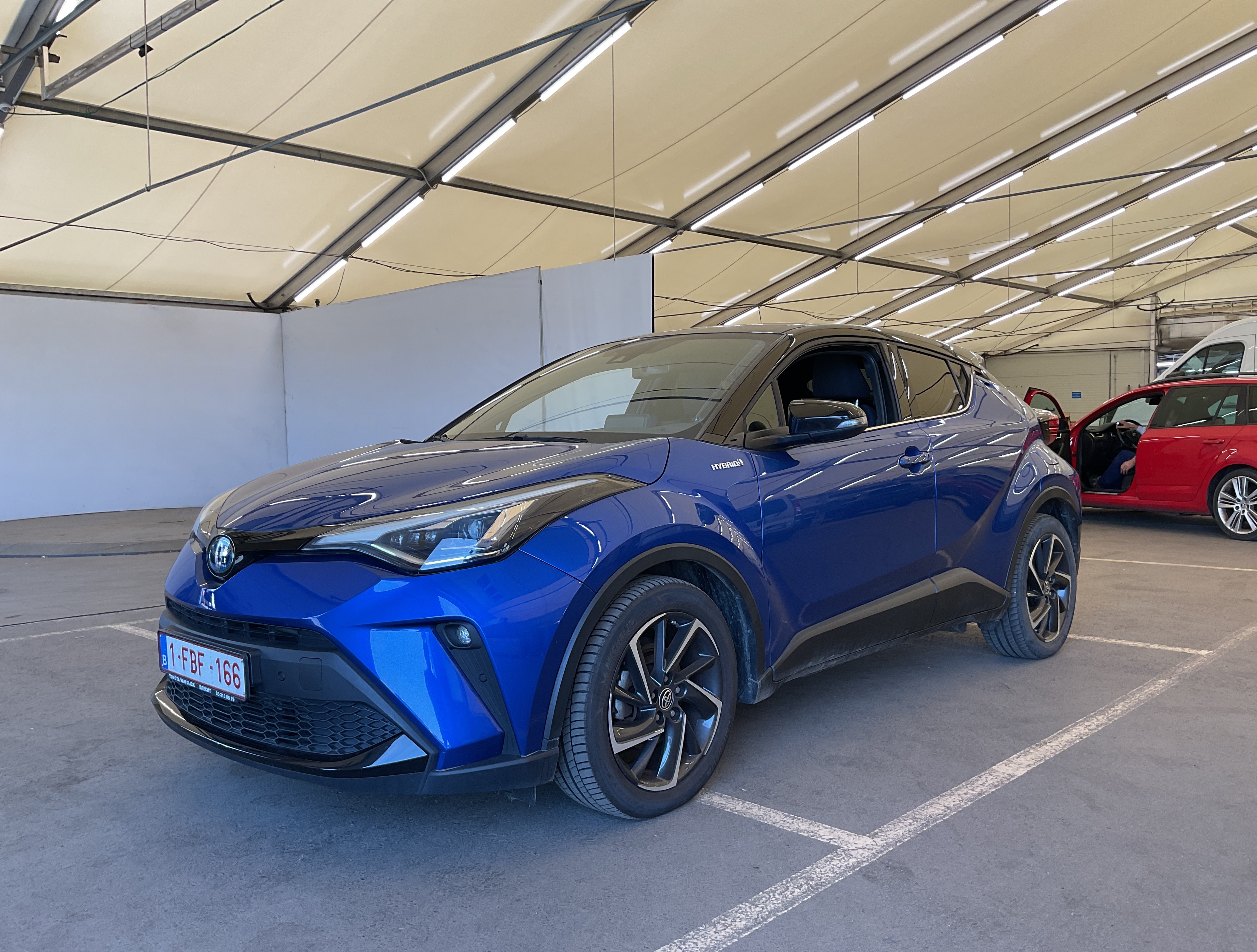 TOYOTA C-HR 2.0i VVT-i Hybrid C-Hic E-CVT