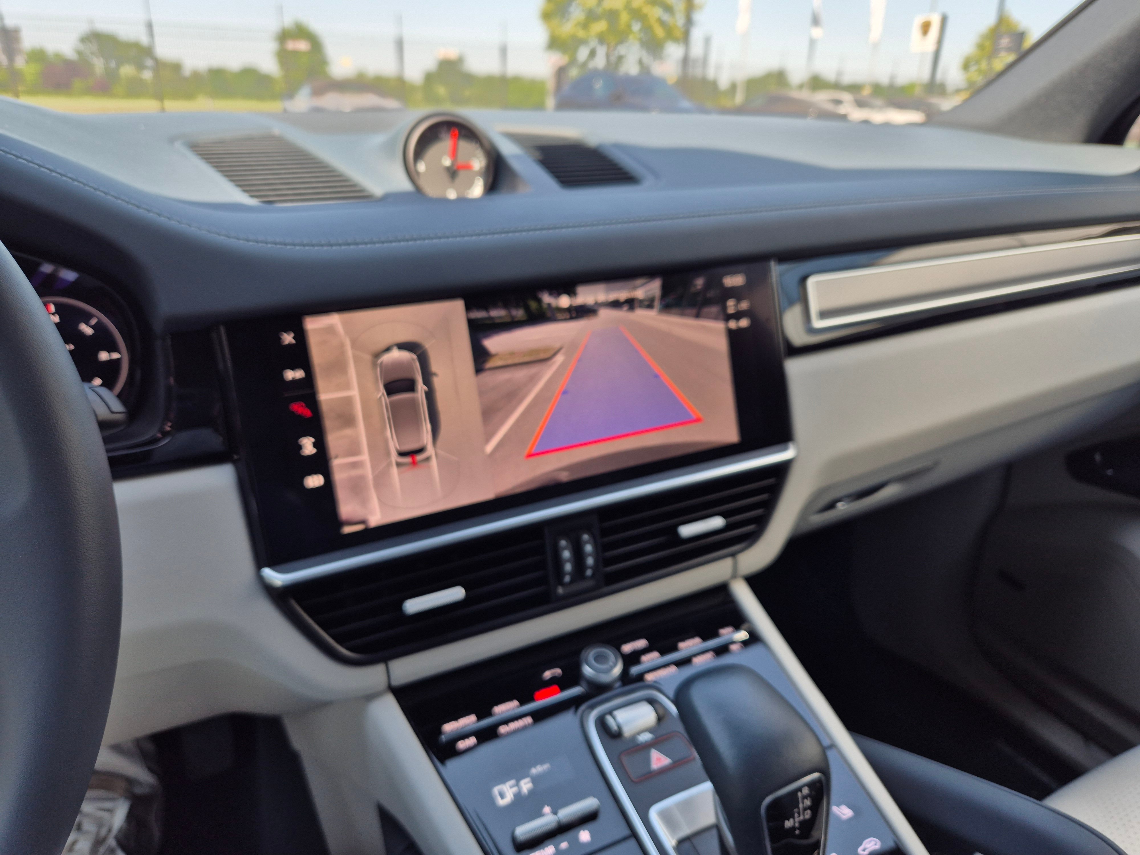 PORSCHE Cayenne Cayenne E-Hybrid Platinum Edition (MY23) photo