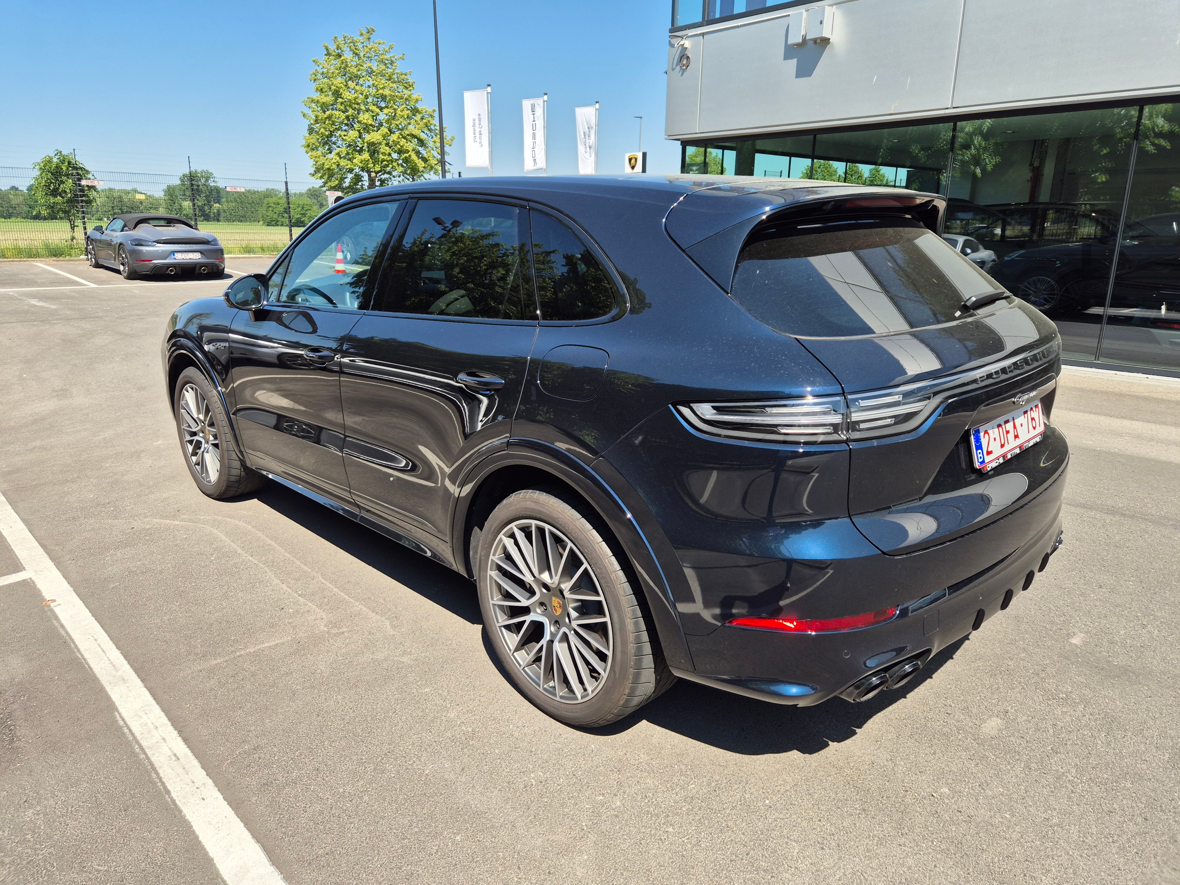 PORSCHE Cayenne Cayenne E-Hybrid Platinum Edition (MY23) photo