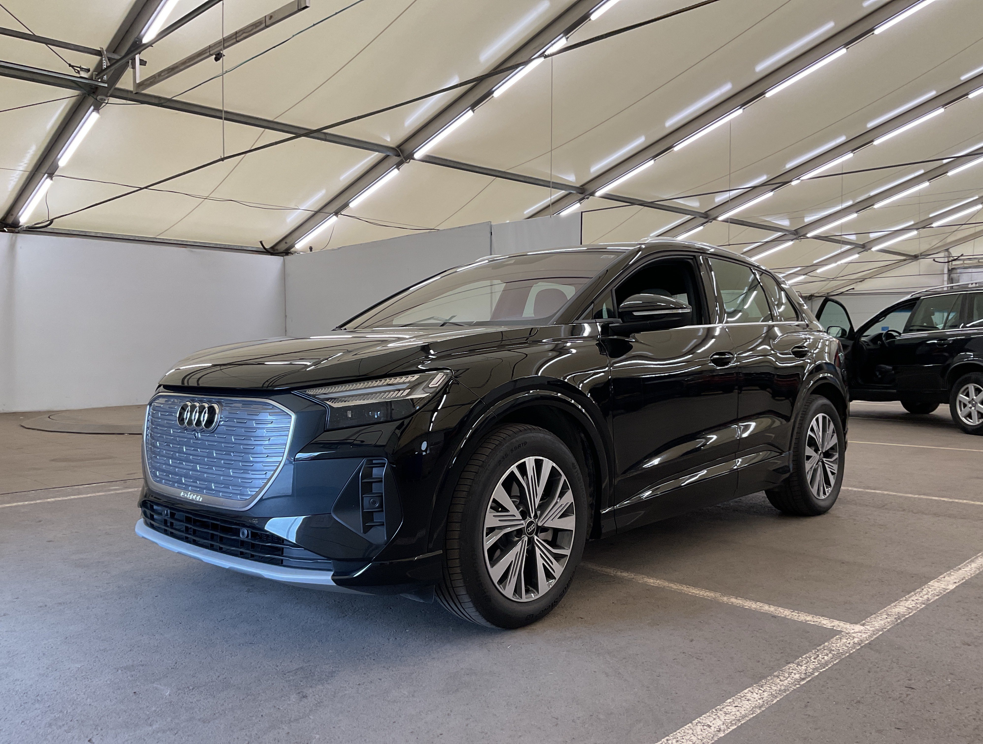 AUDI Q4 e-tron Audi Q4 Advanced 45 e-tron quattro 195.00 kW