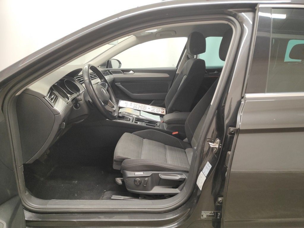 Volkswagen Passat Variant 1.6 TDI SCR DSG7 Style Business 5d photo