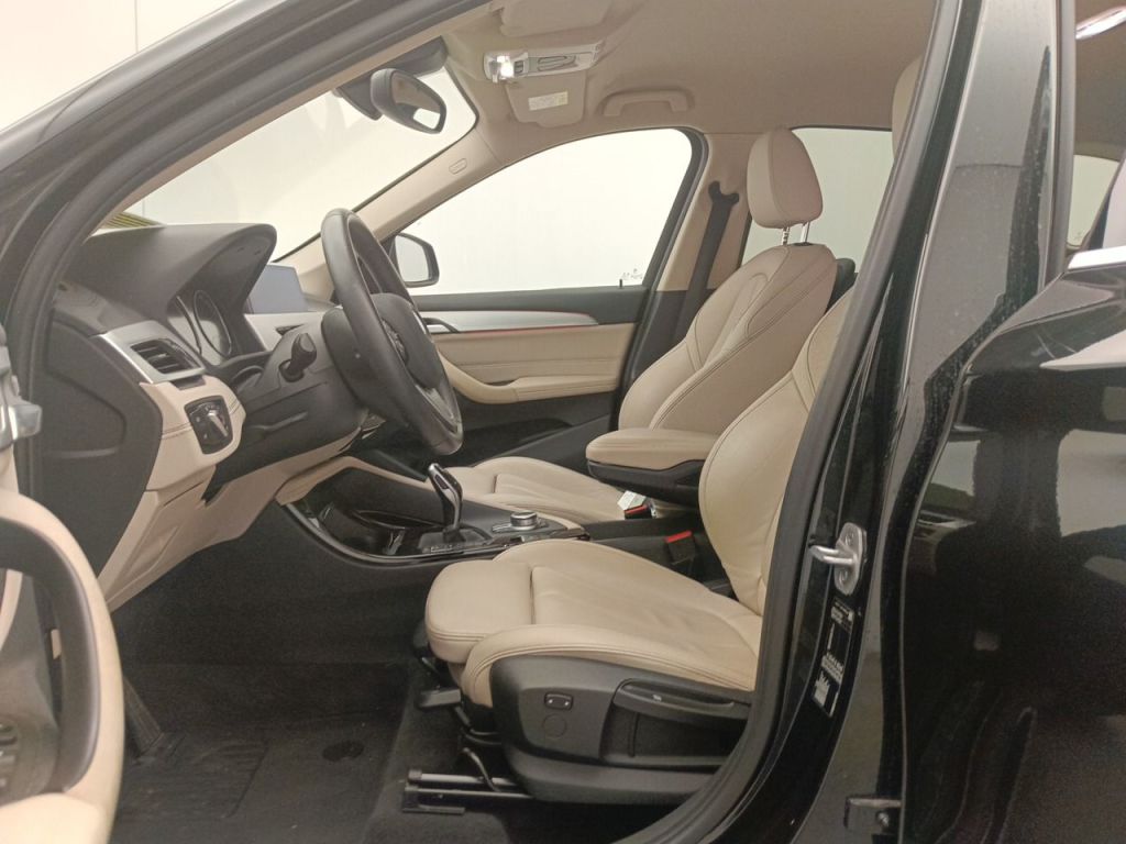 BMW X1 sDrive16dA (85 kW) 5d photo