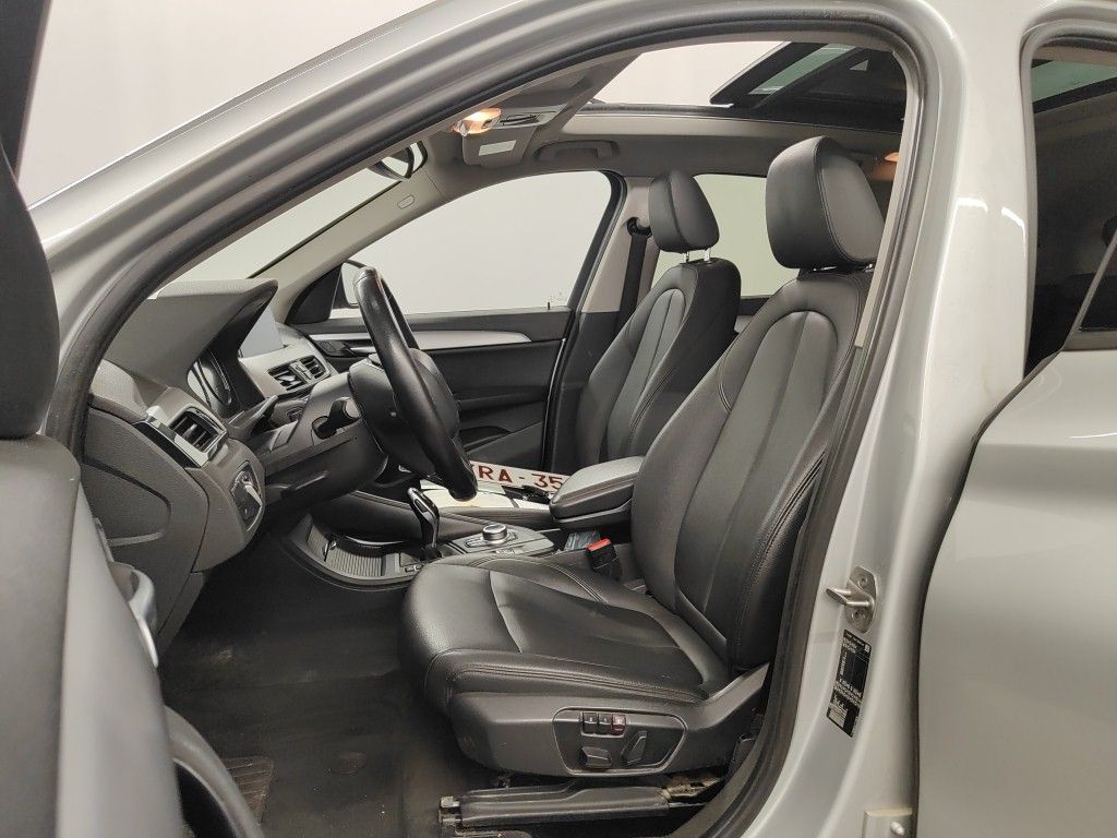 BMW X1 sDrive18dA (100 kW) 5d photo