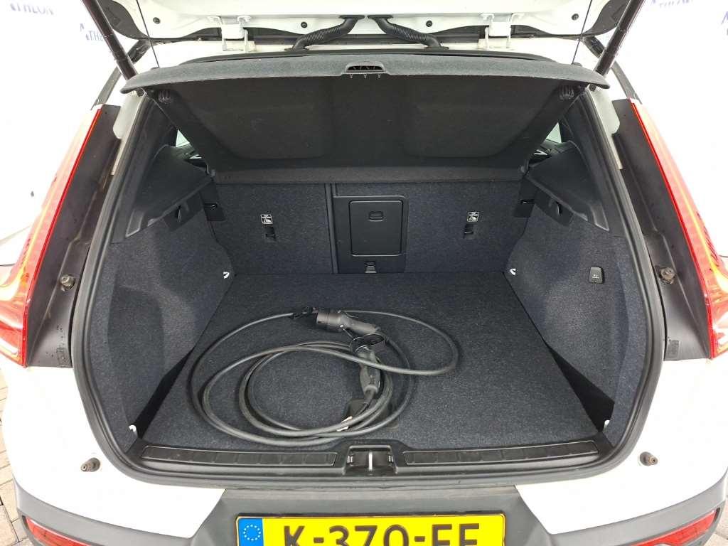 VOLVO XC40 Recharge P8 AWD 5D 300kW photo
